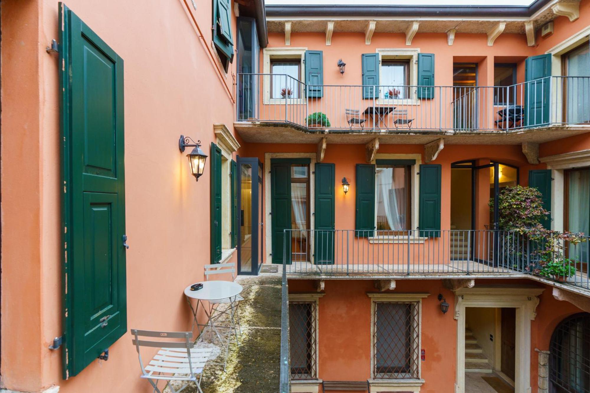Domus Verona - Elegante Residenza Satiro 外观 照片